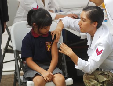 Cómo cuidarse durante este invierno: Colegio Médico de Valparaíso y enfermera entregan recomendaciones para "llegar a agosto"