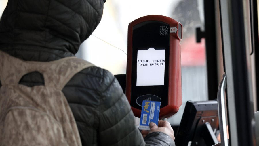 Ministro de Transportes prevé nuevas alzas en la locomoción colectiva: "Ya subieron 30 pesos y ahora van a subir 10 pesos más"