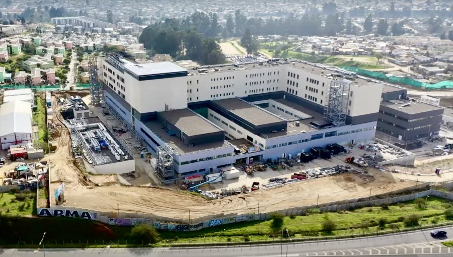 Vecinos del Hospital Marga Marga denuncian que línea de micros dejó de transitar por el sector debido a obras en calle El Abanderado