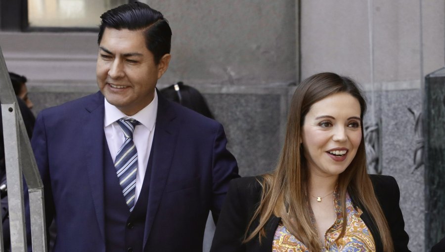 Percy Marín y Camila Flores se desmarcan de candidatura de pareja de hermana del Core: Ambos dicen apoyar a Luciano Valenzuela