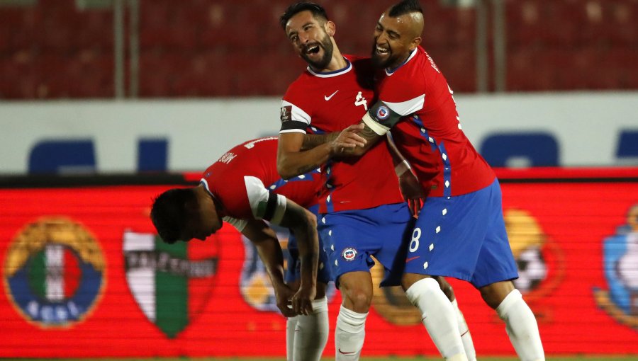 Arturo Vidal abre las puertas de Colo-Colo a Mauricio Isla aunque afirma que "el equipo está súper fuerte"