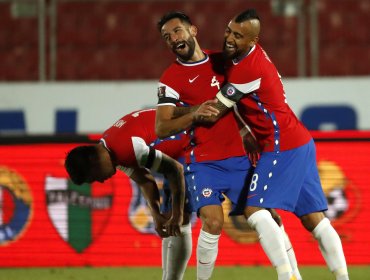 Arturo Vidal abre las puertas de Colo-Colo a Mauricio Isla aunque afirma que "el equipo está súper fuerte"