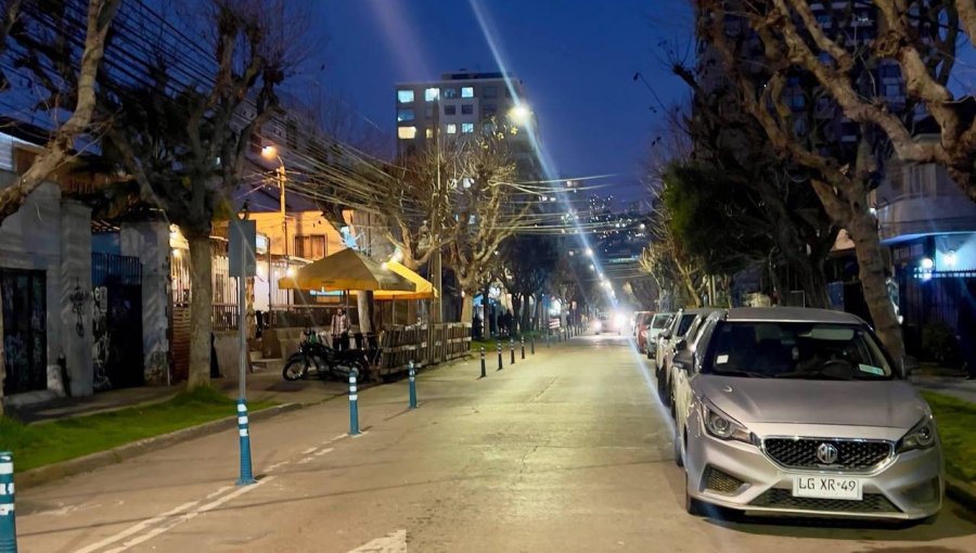 Recambian luminarias para potenciar la seguridad en el barrio Poniente de Viña del Mar