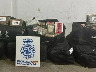 En puerto de España detectan más de 400 kilos de cocaína oculta en contenedor que transportaba palmitos desde Chile