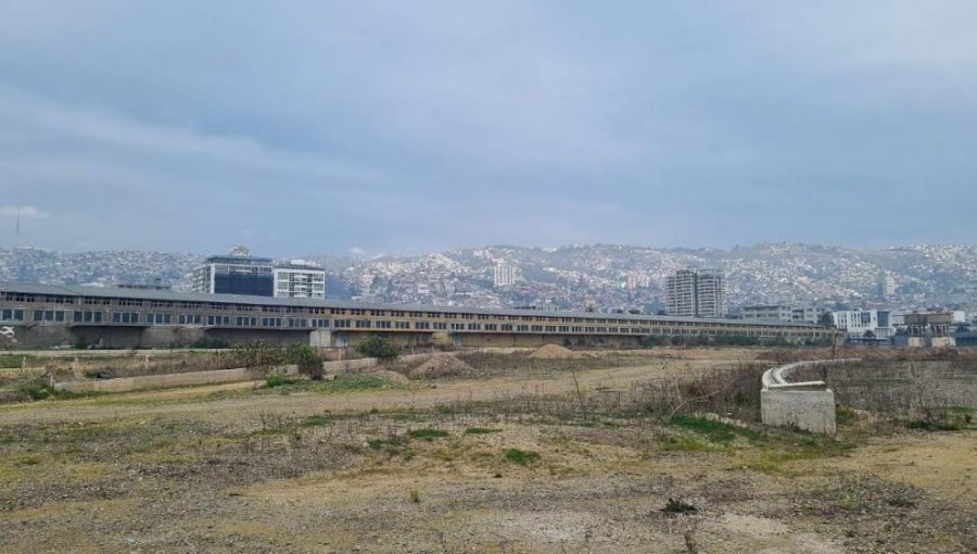 Empresas interesadas en construir proyecto Parque Barón recorrieron el terreno ubicado en el borde costero de Valparaíso