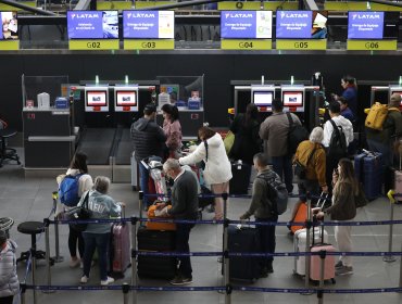 Caída de Microsoft genera serias complicaciones en aerolíneas de Chile y el mundo