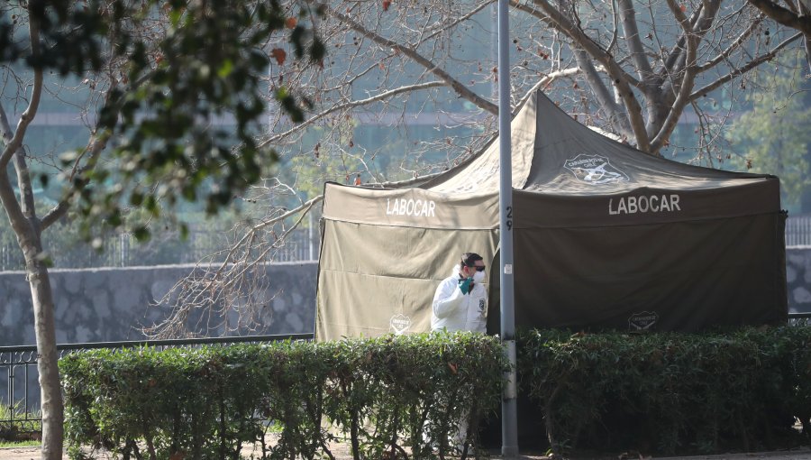 Hallan cuerpo de hombre en la ribera del río Mapocho