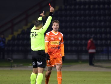 Árbitro reveló en informe los insultos por los que Cristian Insaurralde fue expulsado en partido de Cobreloa ante Huachipato