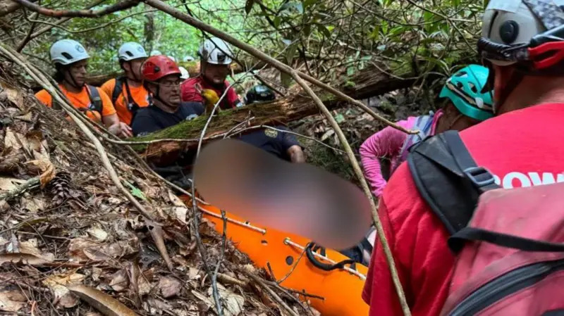 El “milagroso” rescate de un hombre que pasó 12 días sin comida en unas montañas de Kentucky en EE.UU.