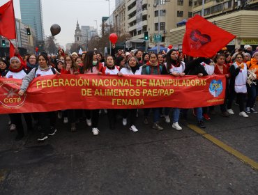 Manipuladoras de alimentos de Junaeb depusieron el paro luego de lograr un acuerdo con el Ministerio de Educación