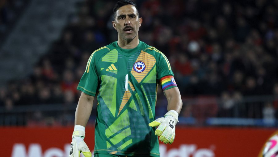 Claudio Bravo habló de "cosas raras" contra Chile en la Copa América: "Te dan ganas de agarrar al árbitro del cuello"