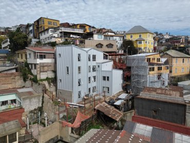 Pequeño condominio «Anfitea» será entregado a familias de Valparaíso este 2024: registra un 85% de avance