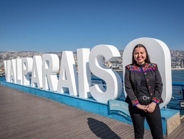 Candidata oficialista a la Alcaldía de Valparaíso firma compromiso para mejorar calidad de vida