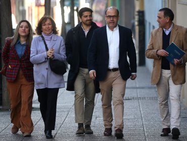 Oficialismo no llega a acuerdo e inscriben cuatro listas a elección de gobernadores