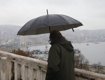 Hasta 40 milímetros de lluvia caerían en la región de Valparaíso entre jueves y viernes