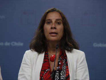 Excanciller Urrejola cuestiona postura del PC sobre situación en Venezuela: "Habría esperado un compromiso mayor con los DD.HH."