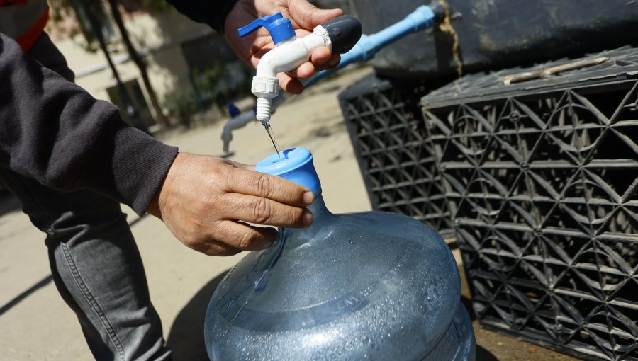 Anuncian inminente corte de agua por sistema frontal para zona oriente de la Región Metropolitana