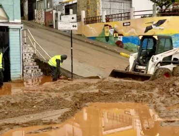 Caída de material inundó parte de la transitada avenida Alemania de Valparaíso