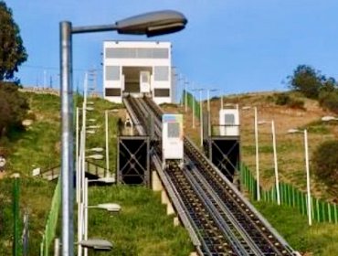 Zapallar aprueba compromiso de mantenimiento de funicular para proyecto habitacional