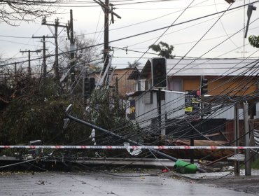 Ministro de Energía afirma que cantidad de cortes de luz "no la observábamos desde el terremoto de 2010"