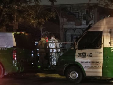 Encerrona termina con un Carabinero en estado grave tras ser atropellado en Santiago