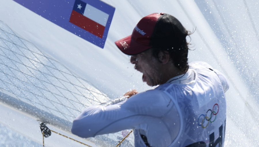 Clemente Seguel hizo historia para Chile al meterse en la lucha por medallas en vela de París 2024