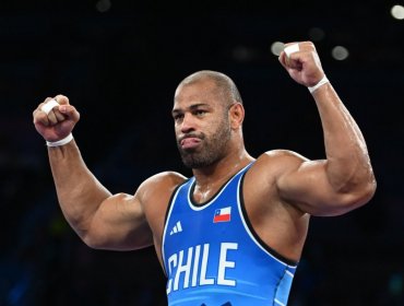 Yasmani Acosta asegura otra medalla para Chile en París 2024 tras clasificar a la final de la lucha grecorromana