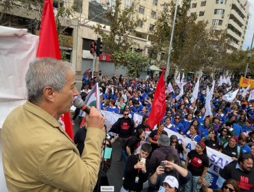 Con marcha por la Alameda comienza paro de profesores contra agobio y agresiones