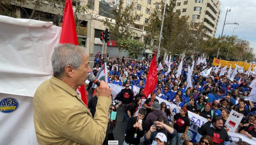 Con marcha por la Alameda comienza paro de profesores contra agobio y agresiones