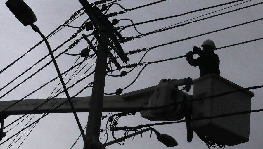 Chilquinta confirma que entregará indemnizaciones a clientes afectados por cortes del suministro eléctrico en la región de Valparaíso