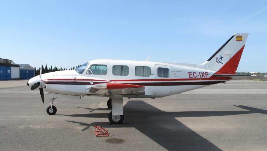 Localizan la aeronave que capotó en Aysén: continúa la búsqueda de los pasajeros y el piloto