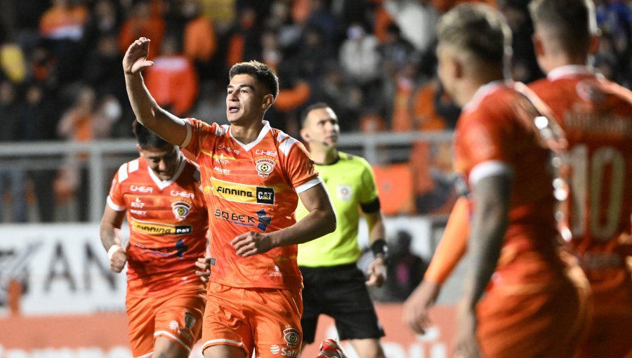 Cobreloa escala en la tabla de posiciones tras derrotar a U. La Calera que se mantiene como colista del Campeonato