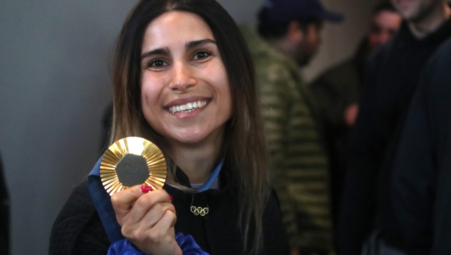 Francisca Crovetto retornó al país luego de su histórico oro en París 2024