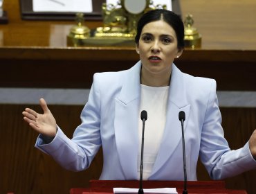 Karol Cariola afirma que la actitud de Nicolás Maduro ha sido "autoritaria y dictatorial"