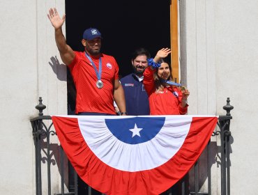 Medallistas olímpicos Francisca Crovetto y Yasmani Acosta fueron homenajeados en La Moneda