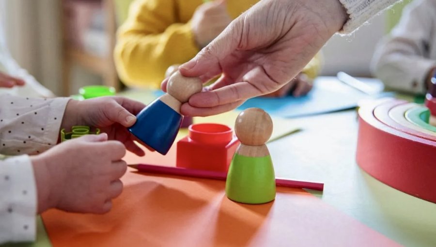 Cruda realidad en la V Región: el 27% de las familias que postularon a jardines infantiles o salas cuna quedaron en lista de espera