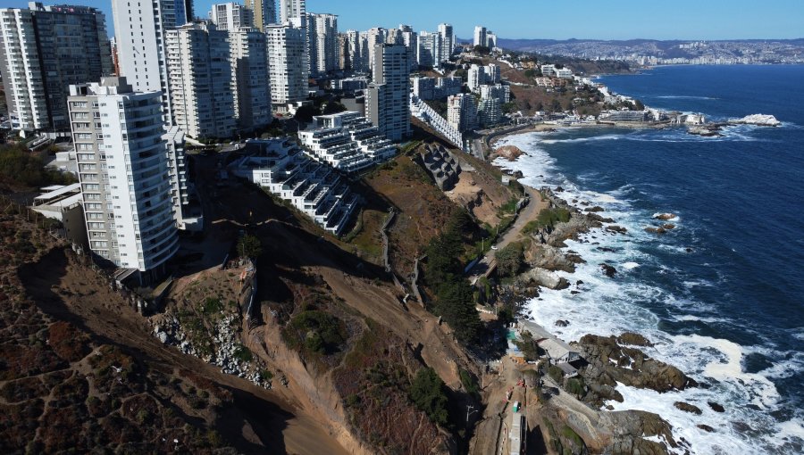 Reducen perímetro de seguridad en socavón del edificio Kandinsky: se restablece parcialmente el tránsito en el camino costero