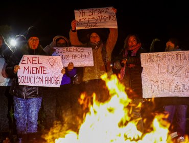 Gobierno evalúa cumplimiento de ultimátum: 3.132 siguen sin luz en la Región Metropolitana