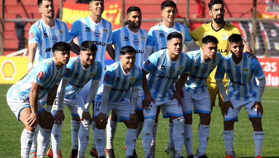 Primera B: Magallanes se enredó con Santa Cruz y no pudo acercarse a La Serena