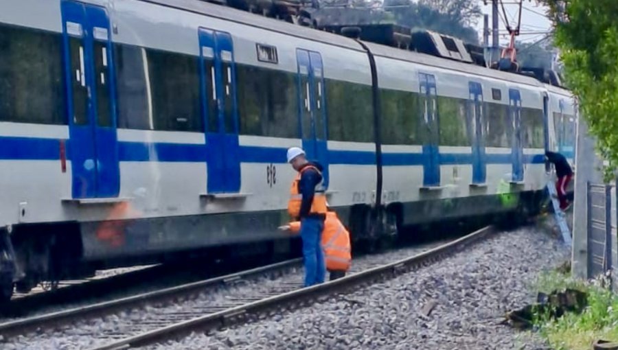 Tren de EFE Valparaíso descarrila en Quilpué y 45 pasajeros debieron ser evacuados