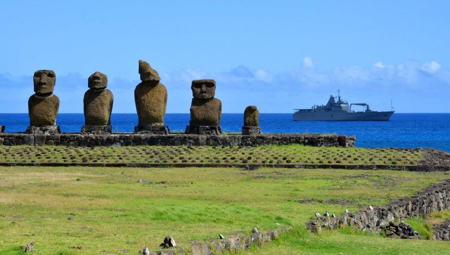 Dirección de Obras Portuarias instalará dos boyas de amarre en Rapa Nui para proteger el fondo marino de la isla