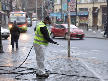 10 vacuolavadoras reforzarán las labores de aseo en plazas y el plan de Valparaíso