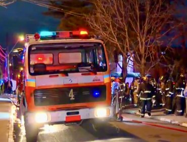 Tragedia en Conchalí: dos adultos mayores mueren en incendio que destruyó un cité