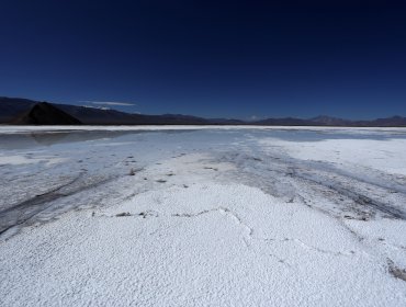 Caída del precio del litio obliga a SQM a reducir en un 80% los pagos a Corfo