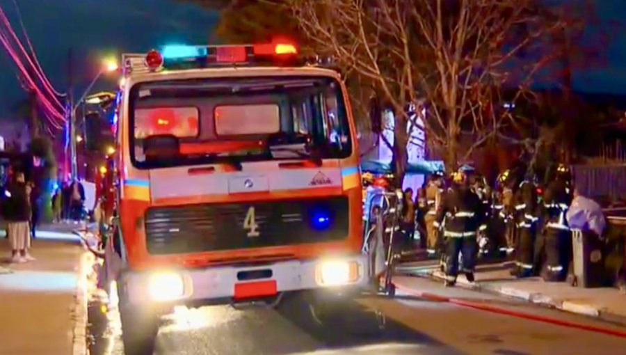 Tragedia en Conchalí: dos adultos mayores mueren en incendio que destruyó un cité