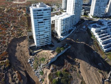 Contraloría apunta a Dirección de Obras Hidráulicas de Valparaíso por socavón que afectó a edificio Kandinsky en Reñaca