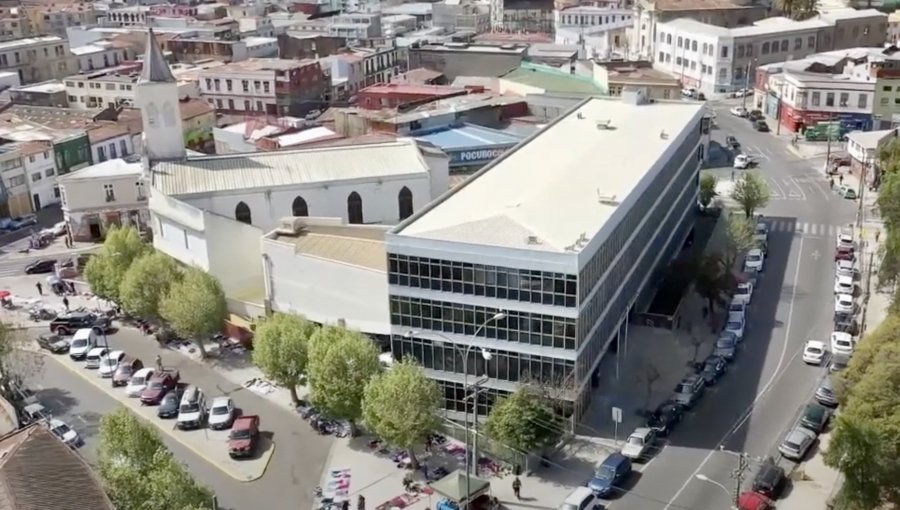 Antisociales rompen vidrios e ingresan a robar especies a la cafetería de la Facultad de Psicología de la Universidad de Valparaíso