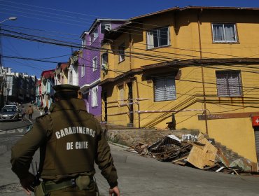 Retomaron labores de extracción del hombre fallecido tras colapso estructural en casa del cerro Barón de Valparaíso