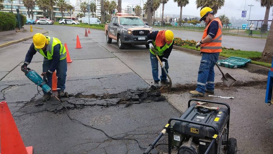 Dan inicio a obras de mejoramiento en calles de Viña del Mar e intensifican plan de bacheo