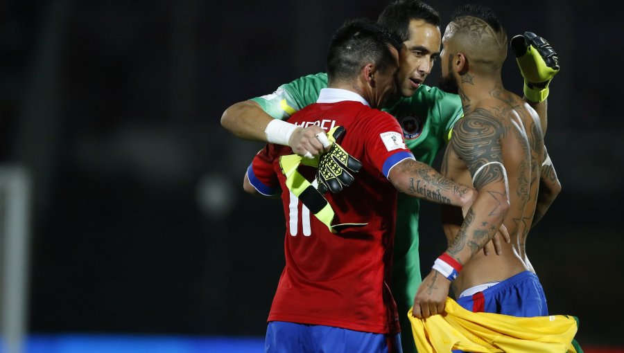 Arturo Vidal y Gary Medel dedicaron emotivas palabras a Claudio Bravo tras anunciar su retiro